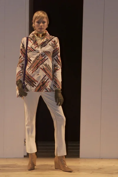 Look 3